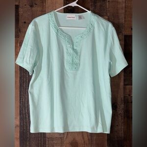Women’s Sz XL Madison TaylorMint Green Embroidered Split-Neck Short Sleeve Top